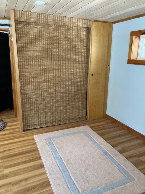 Murphy bed closed